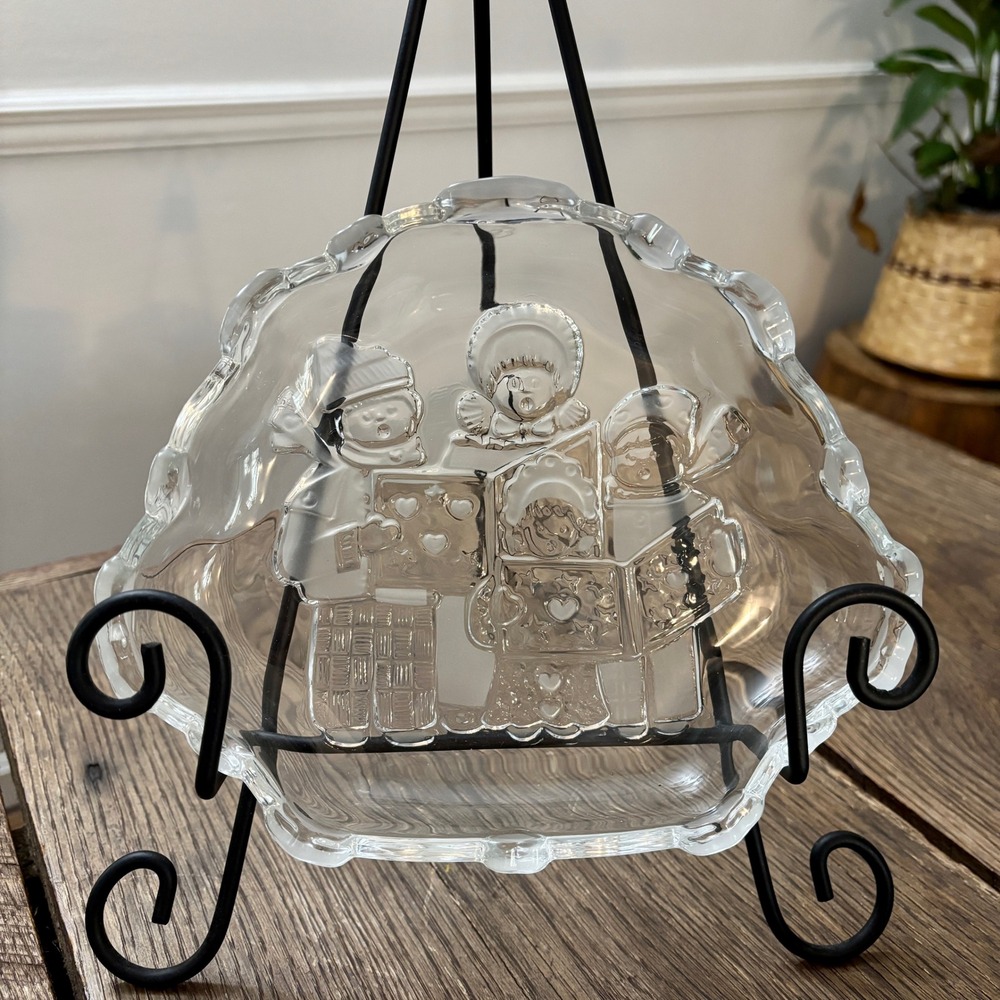 NWT Vintage Mikasa Christmas Carolers‎ Frosted Embossed Glass Candy Dish Tray